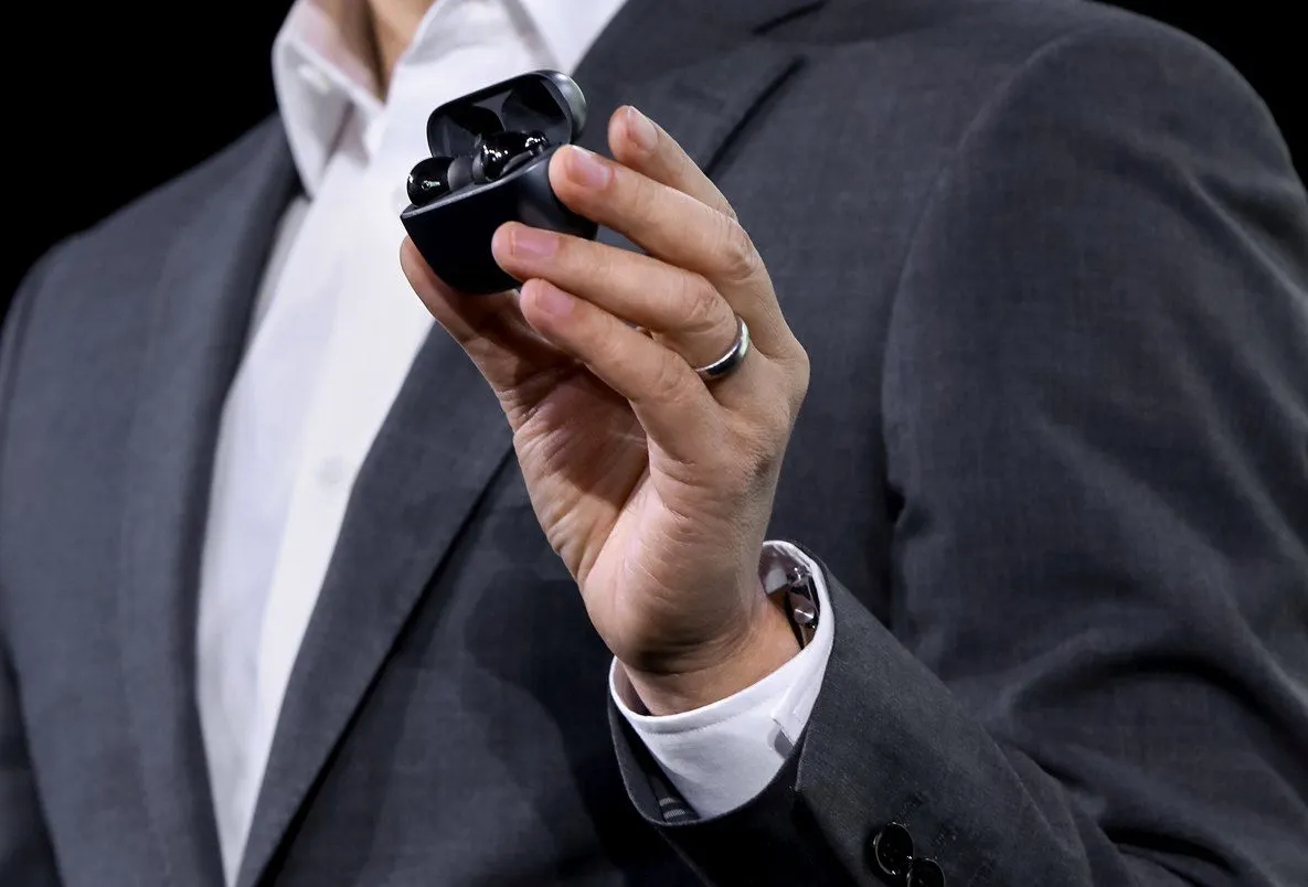 Honor представила лучшего клона AirPods Pro. У новых наушников есть топовая фича