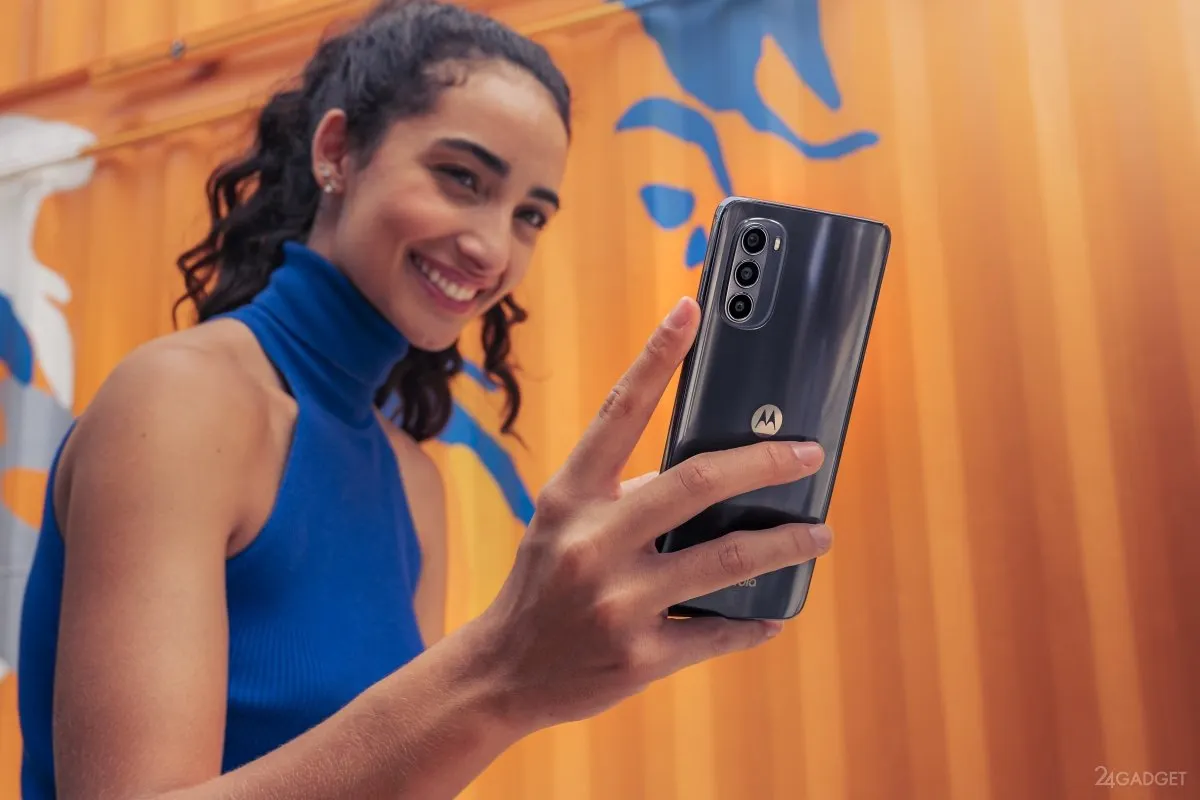 Motorola Moto G52 — крутейшая новинка. У него AMOLED-экран, камера на 50 Мп и топовая автономность