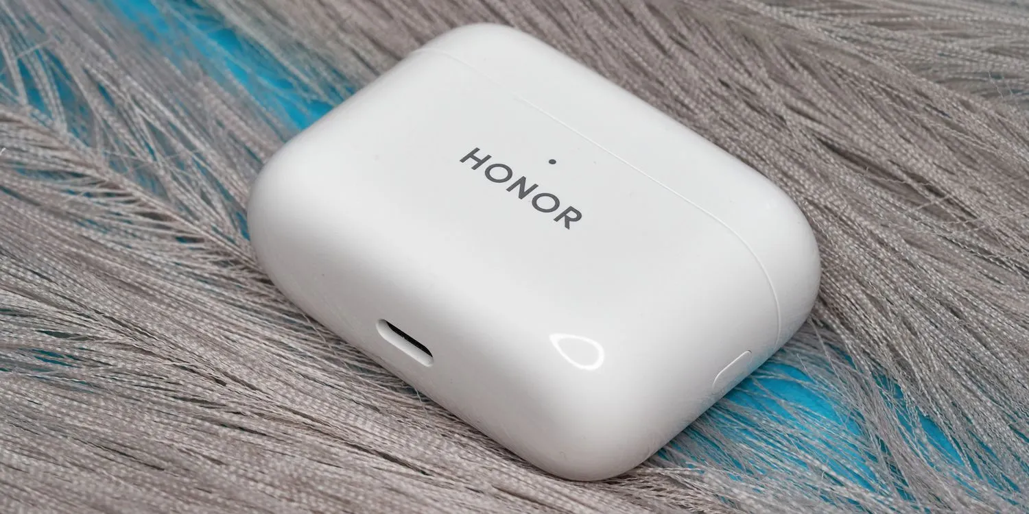 Honor Earbuds 2 Lite сливают со скидкой на Маркете. Надежный вариант с АШП и бешеной автономностью