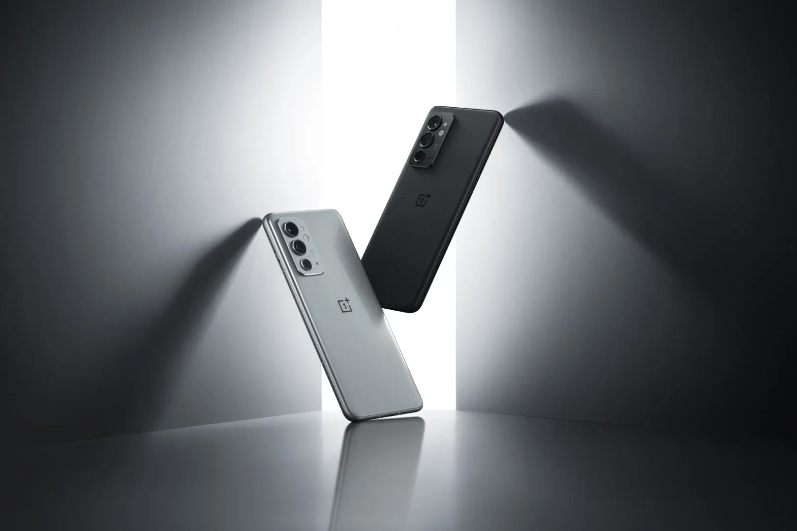Хитовый OnePlus и другие. 3 самых оптимальных Android-флагмана для покупки в 2022 году