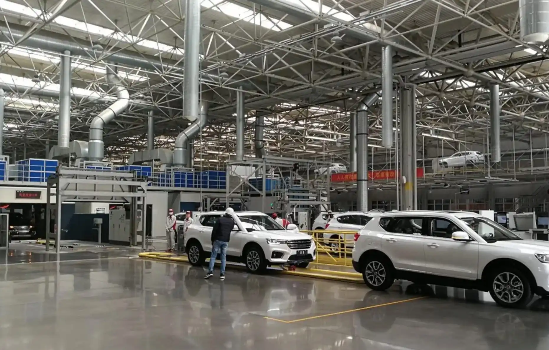 В России работают всего четыре автозавода. Когда наступит дефицит?
