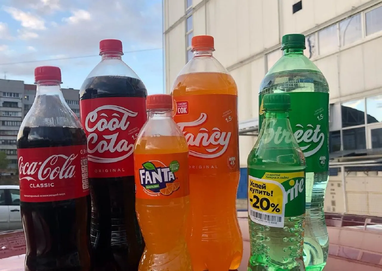Замену Coca-Cola от «Очаково» поставят в фастфуд-сети. Почему напитки не запрещают за плагиат?