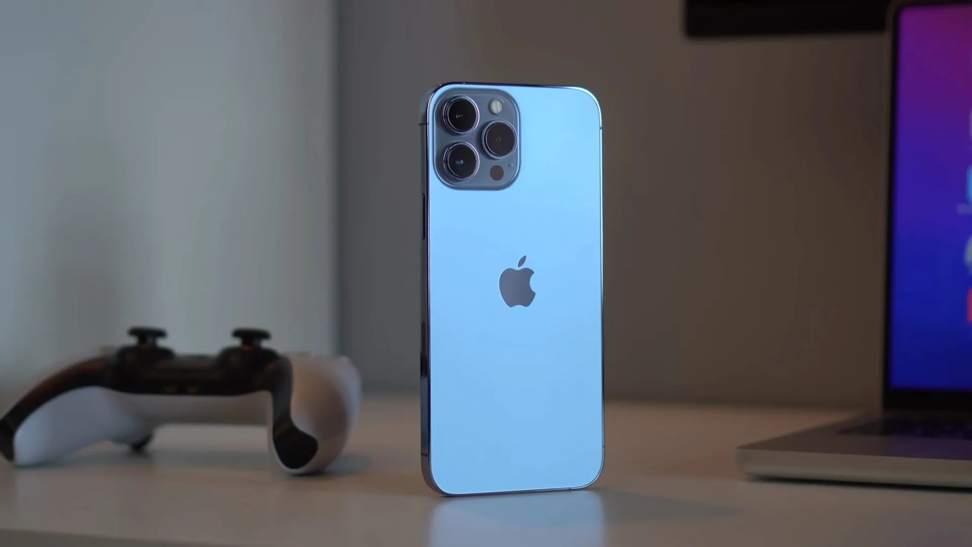 Эти 3 iPhone нельзя брать летом 2023 года. Их убивает внутренняя конкуренция