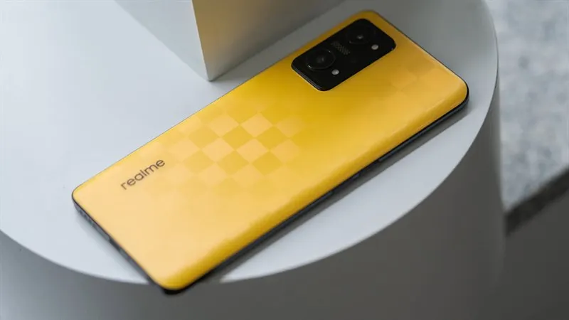 Эксклюзивный Realme уже можно заказать на Али. Это девайс с флагманским железом и реактивной зарядкой
