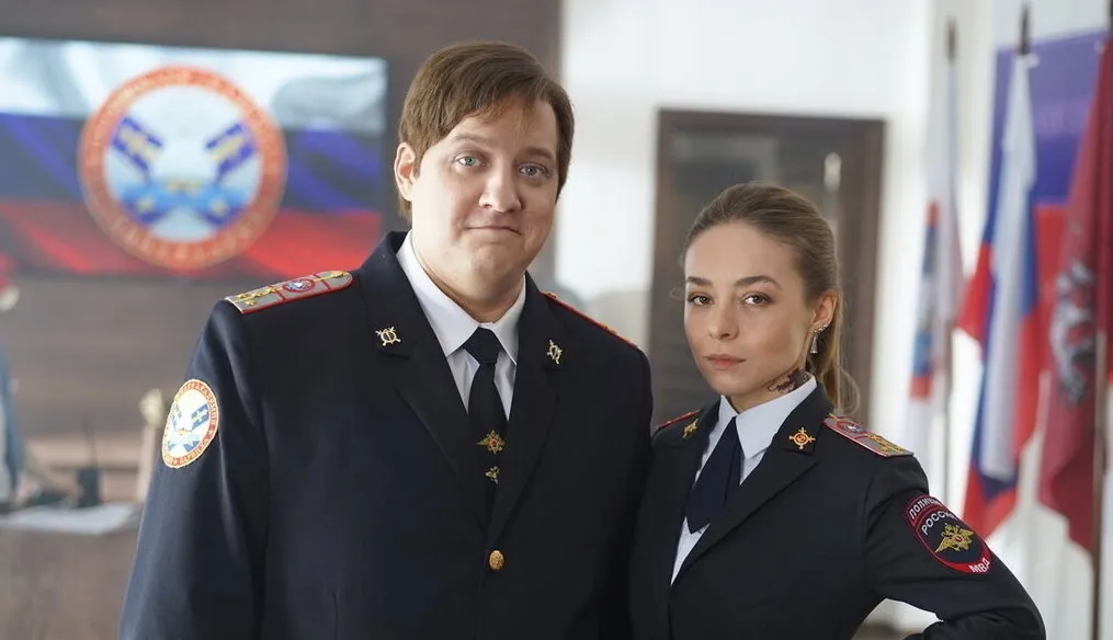 Бурунова не будет, скандальную актрису вырезали. Что нужно знать о «Детективном агентстве Мухича»