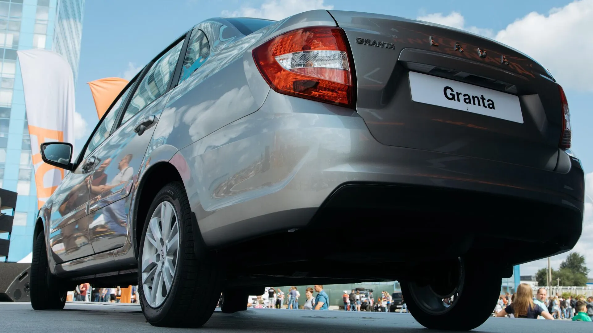 Самую дешевую Lada Granta уже можно взять. Сколько стоит авто без подушек безопасности?