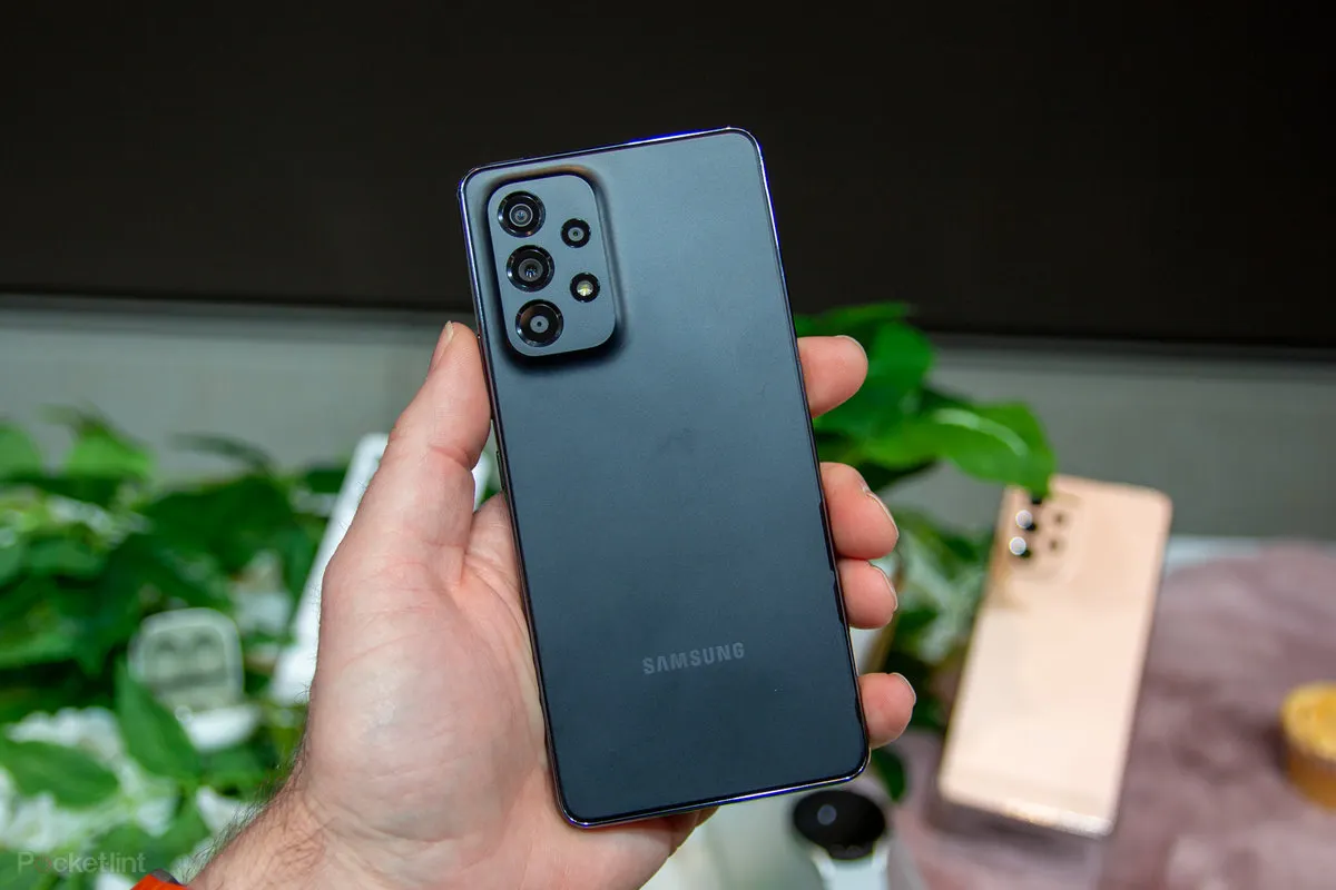 Samsung Galaxy A53 отдают с роскошной скидкой на распродаже 11.11. Это самый сбалансированный девайс бренда