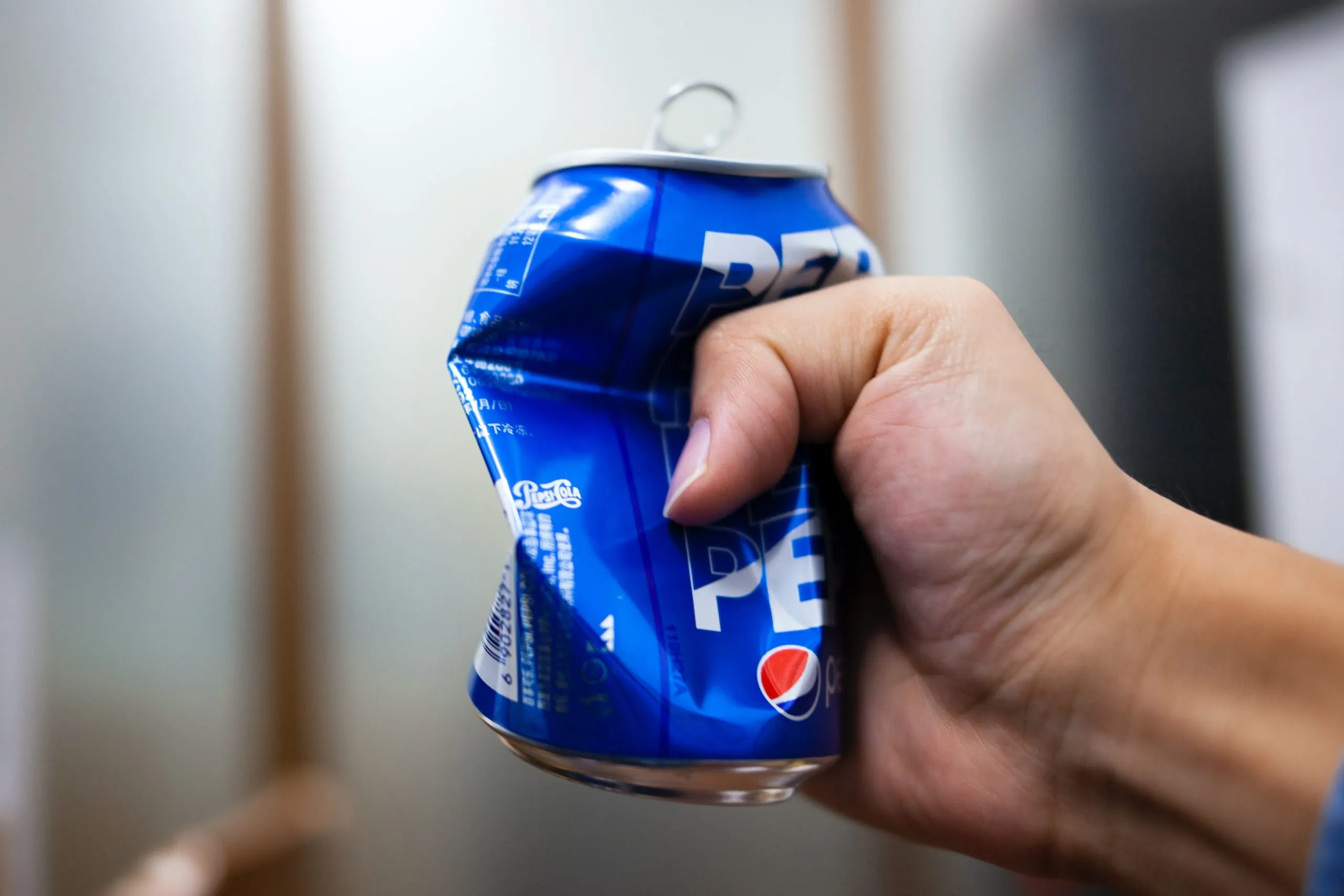 Pepsi покинет российские магазины. Колу заменят напитком из нулевых
