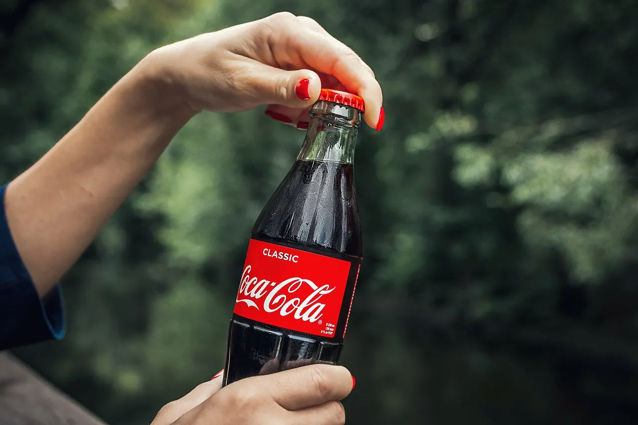 Coca-Cola никуда не денется из России. Ее уже завозят в магазины из других стран
