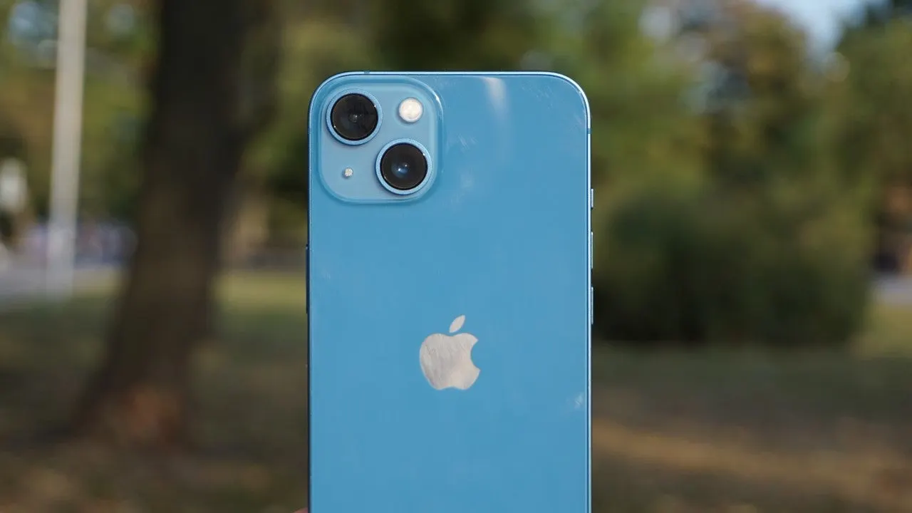 iPhone 13 отдают по исторически низкой цене на Joom. Как такое возможно?