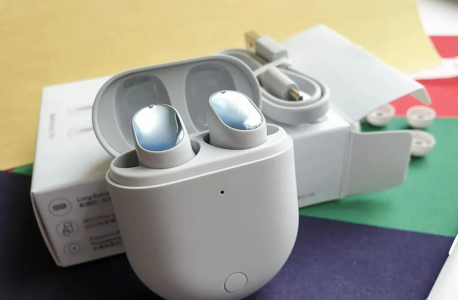 Флагманские TWS-наушники Xiaomi отдают за бесценок. Самый доступный вариант с АШП и кучей фич