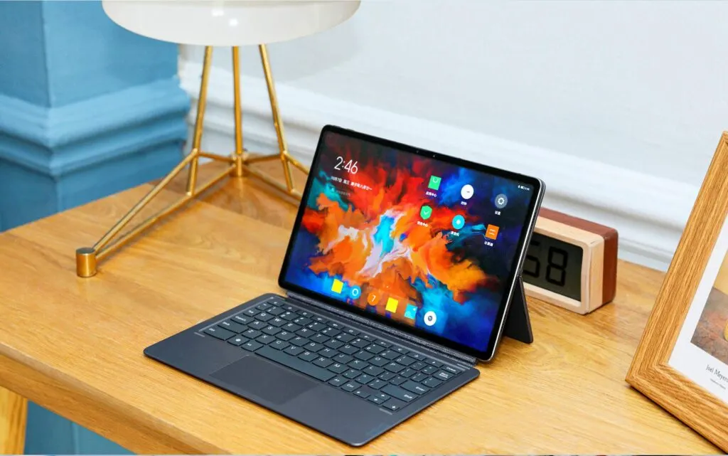 Недооцененный планшет Lenovo обесценился на Али. Это идеальный прикроватный девайс