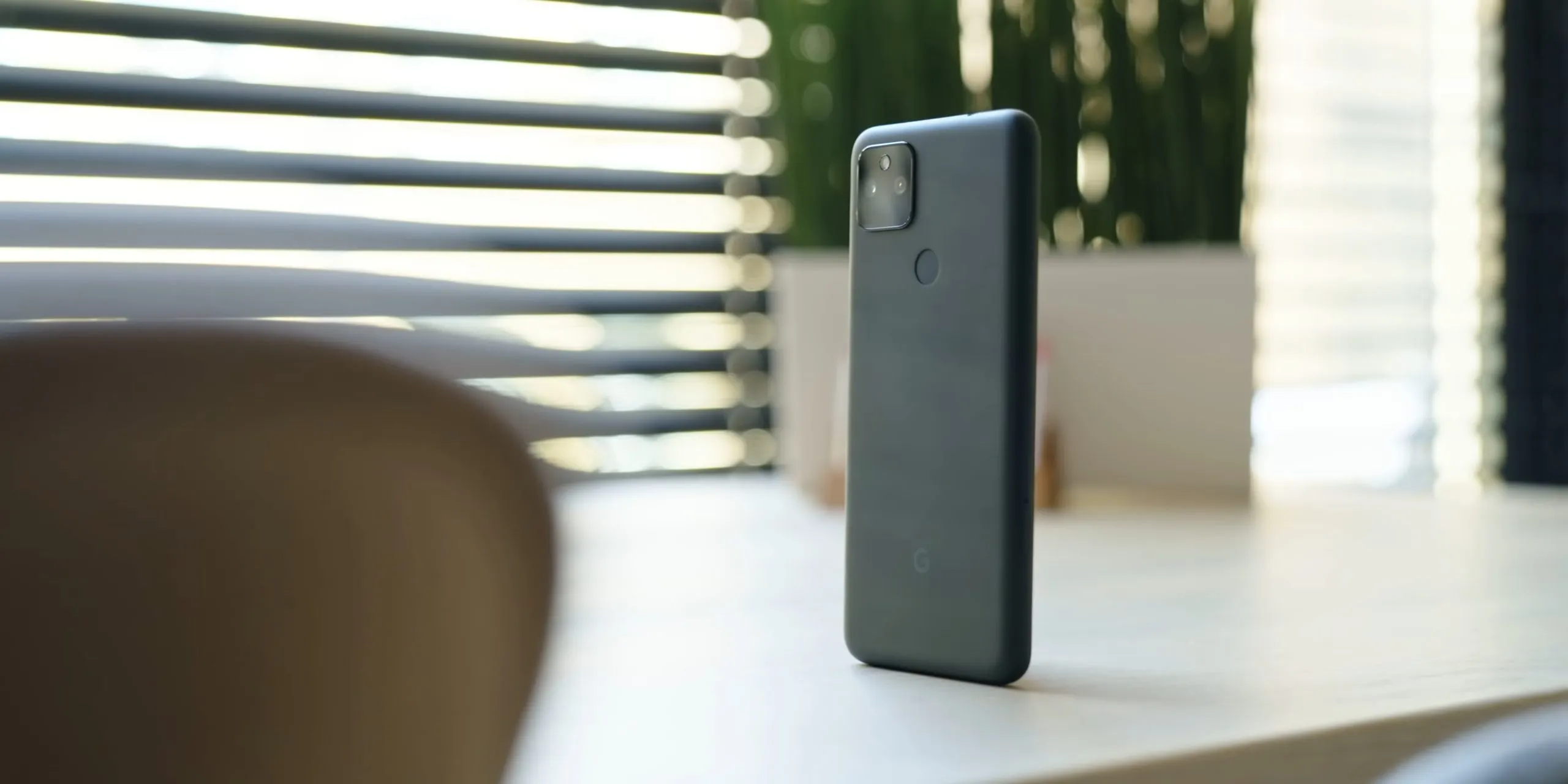 Google Pixel 5a отдают по крайне выгодной цене. Возможно, лучший девайс за эти деньги