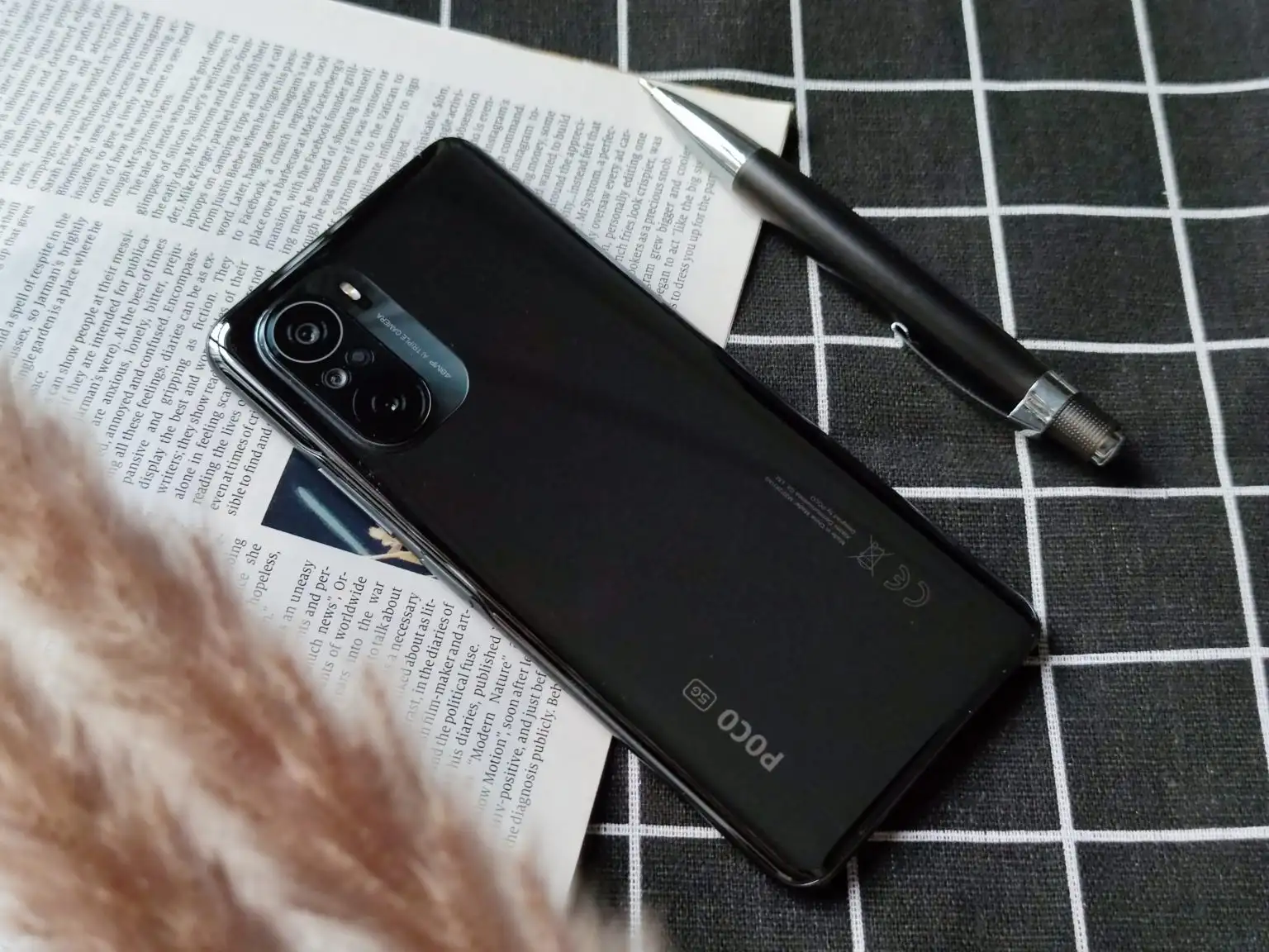 Хитовый Xiaomi Poco вновь подешевел в России. Вариант с топовым процессором и кучей памяти