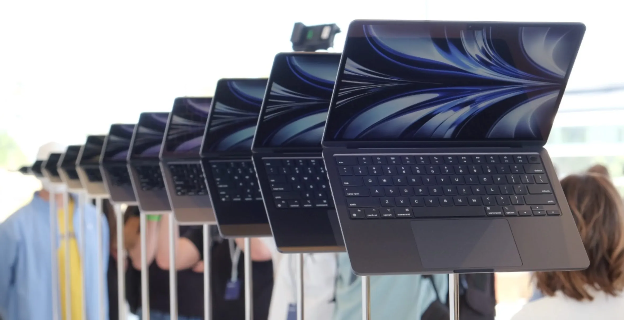 Все отличия между MacBook Air на M1 и M2. Есть ли смысл переплачивать?