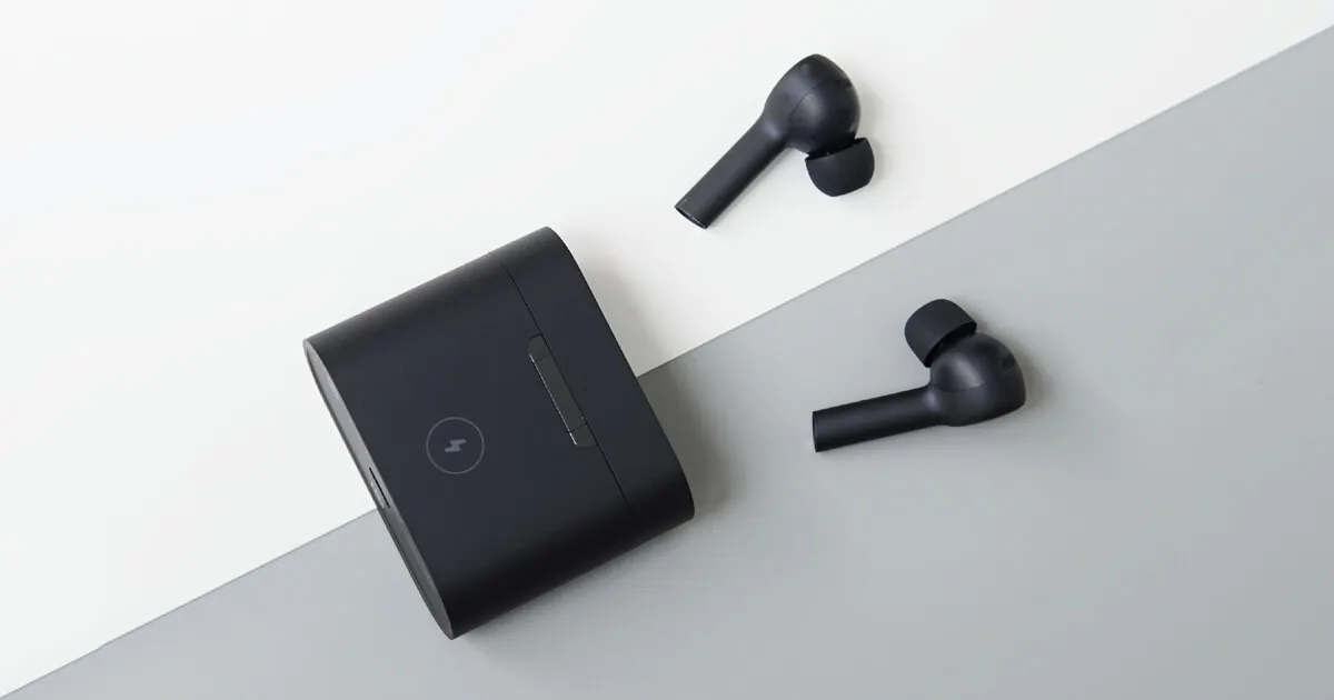 Об этих TWS-наушниках Xiaomi мало кто знает, а зря. Они не сильно отстают от AirPods Pro и стоят в разы дешевле