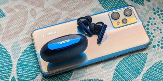 Берем Realme Buds Air 3 за копейки на Joom. Это доступные TWS-наушники с АШП и кучей флагманских фич