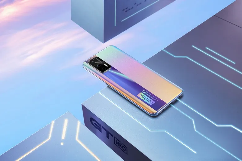 Игровой хит Realme рекордно подешевел на Joom. Это субфлагман с мощным процессором и реактивной зарядкой