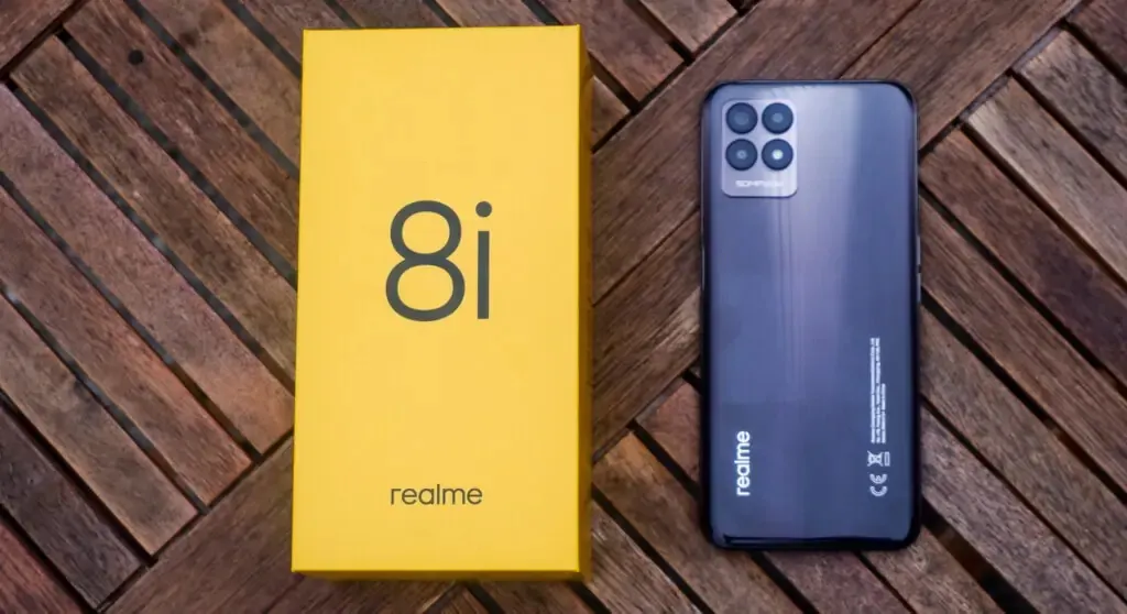 Прошлогодний хит Realme рухнул в цене на Joom. Это бюджетник со 120-герцовым дисплеем и игровым процессором