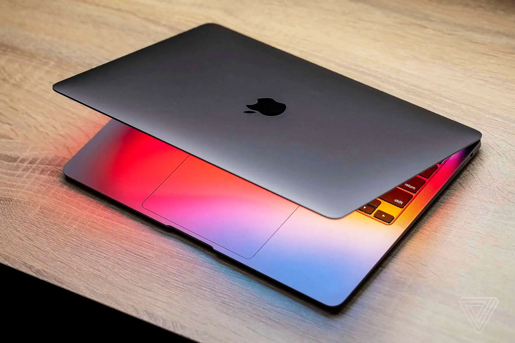 Реально полезная функция актуальных MacBook, о которой вы точно не знали. Вот как ее включить