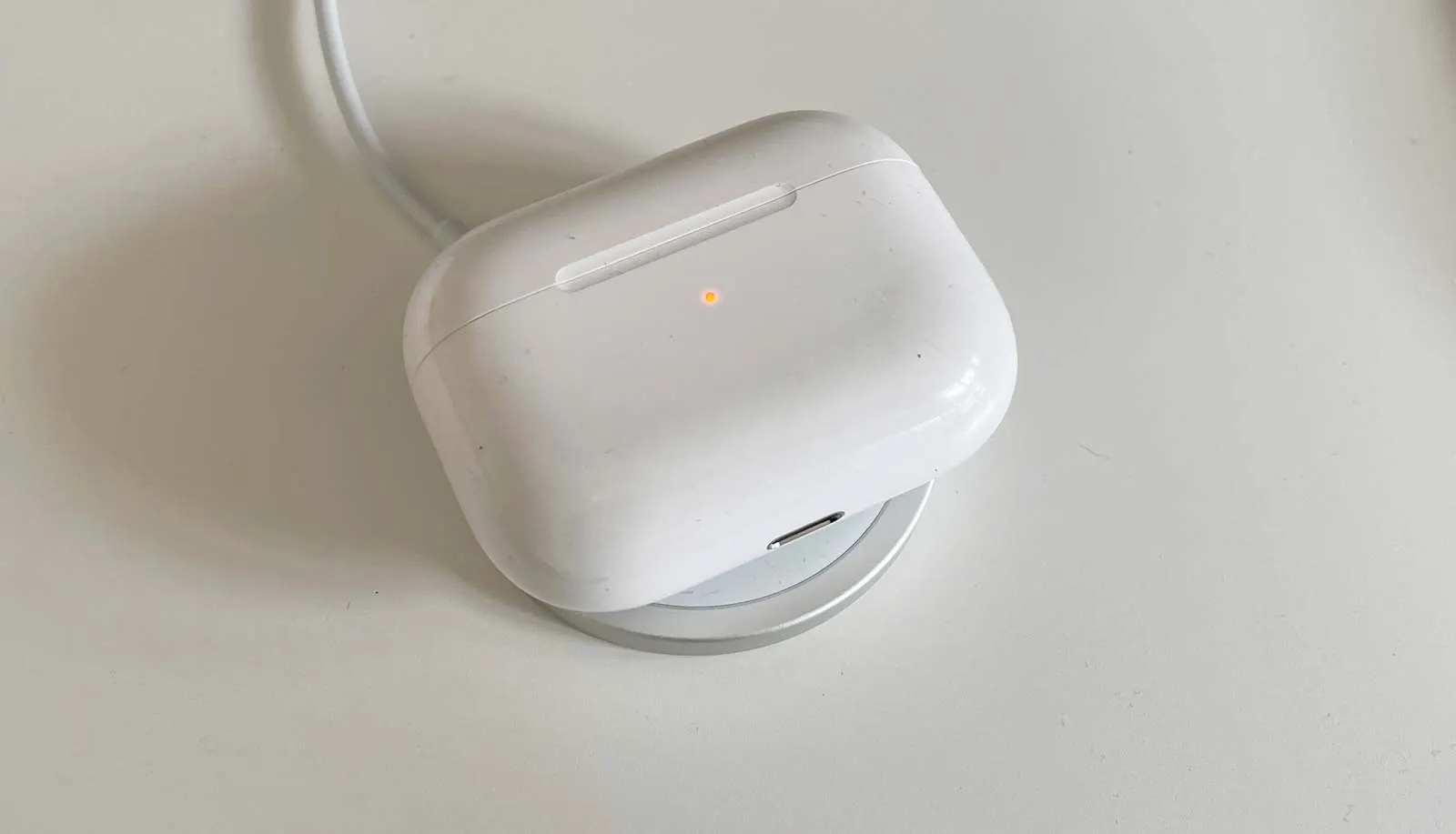 Как спасти AirPods Pro, если сломался кейс? Есть неожиданный совет