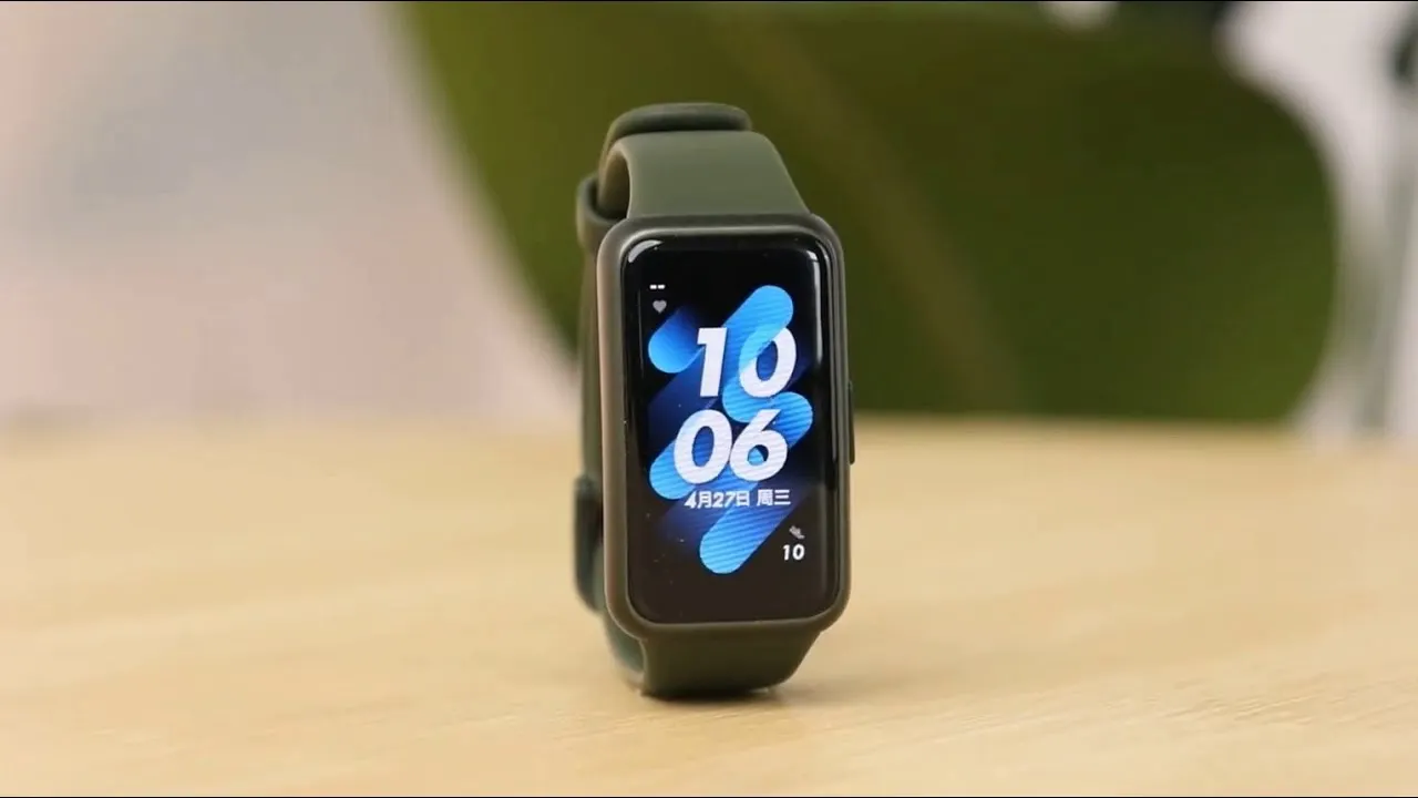 Берем Huawei Band 7 по минимальной цене на Али. Это хитовый браслет с кучей крутых фишек