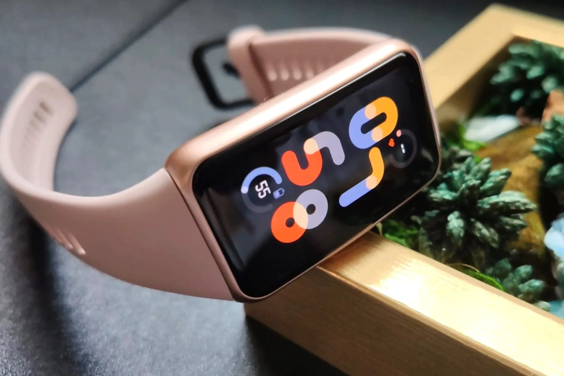 Где взять Xiaomi Mi Band 7 Pro? Нашли самый низкий прайс на браслет