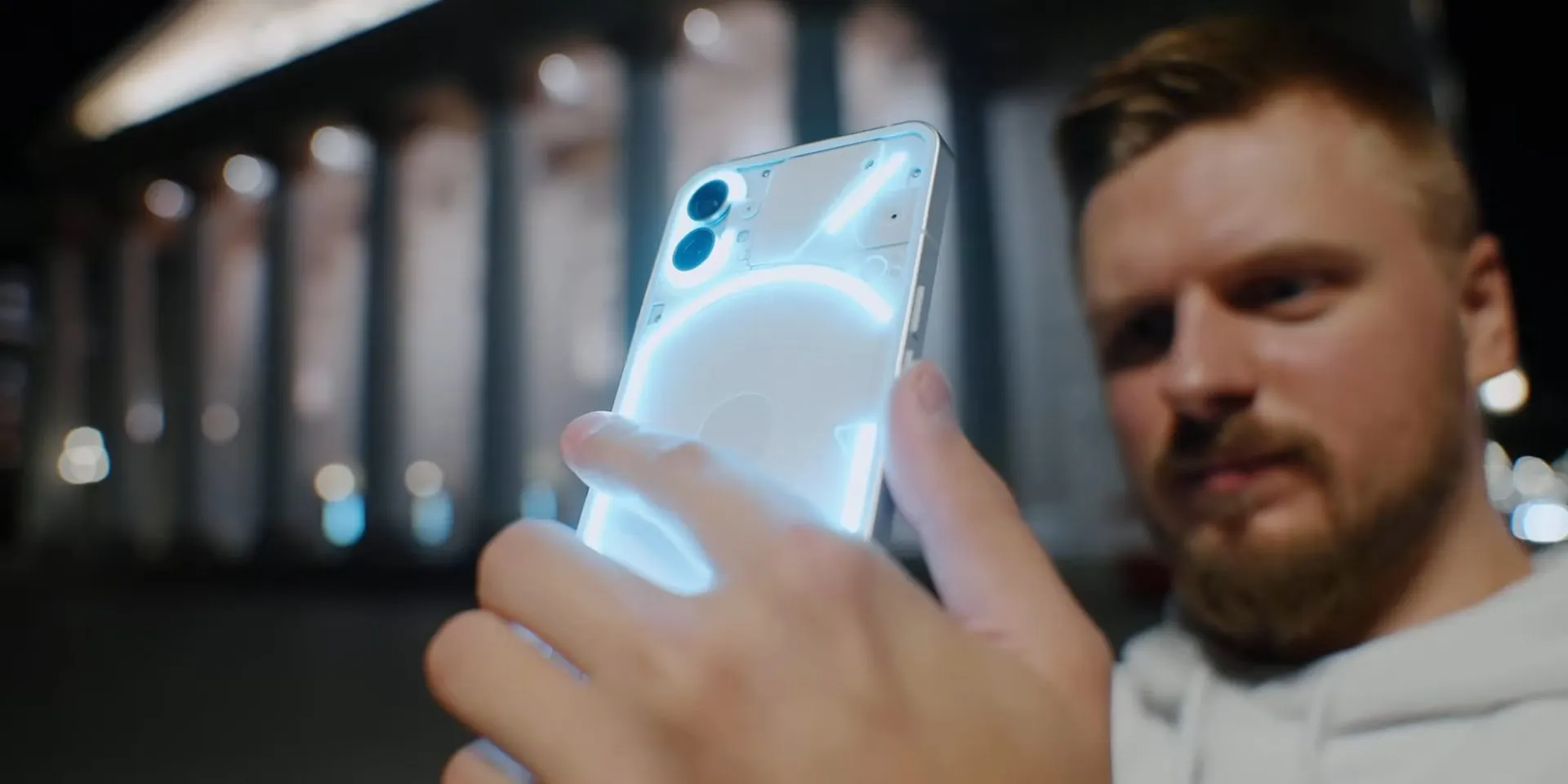 Nothing Phone (1) – главная новинка лета. 5 плюсов и 5 минусов этого девайса