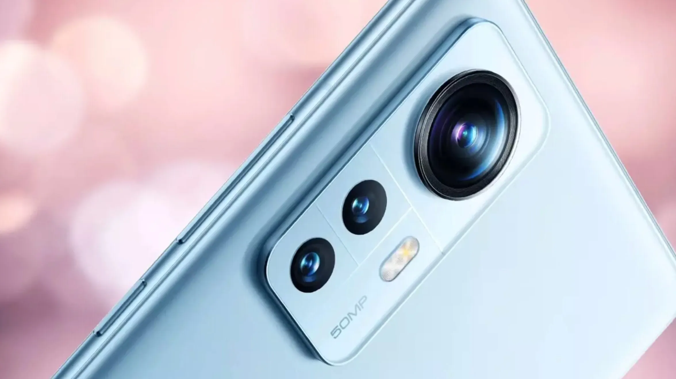 Xiaomi 12 Lite приехал в Россию. При покупке дают подарок