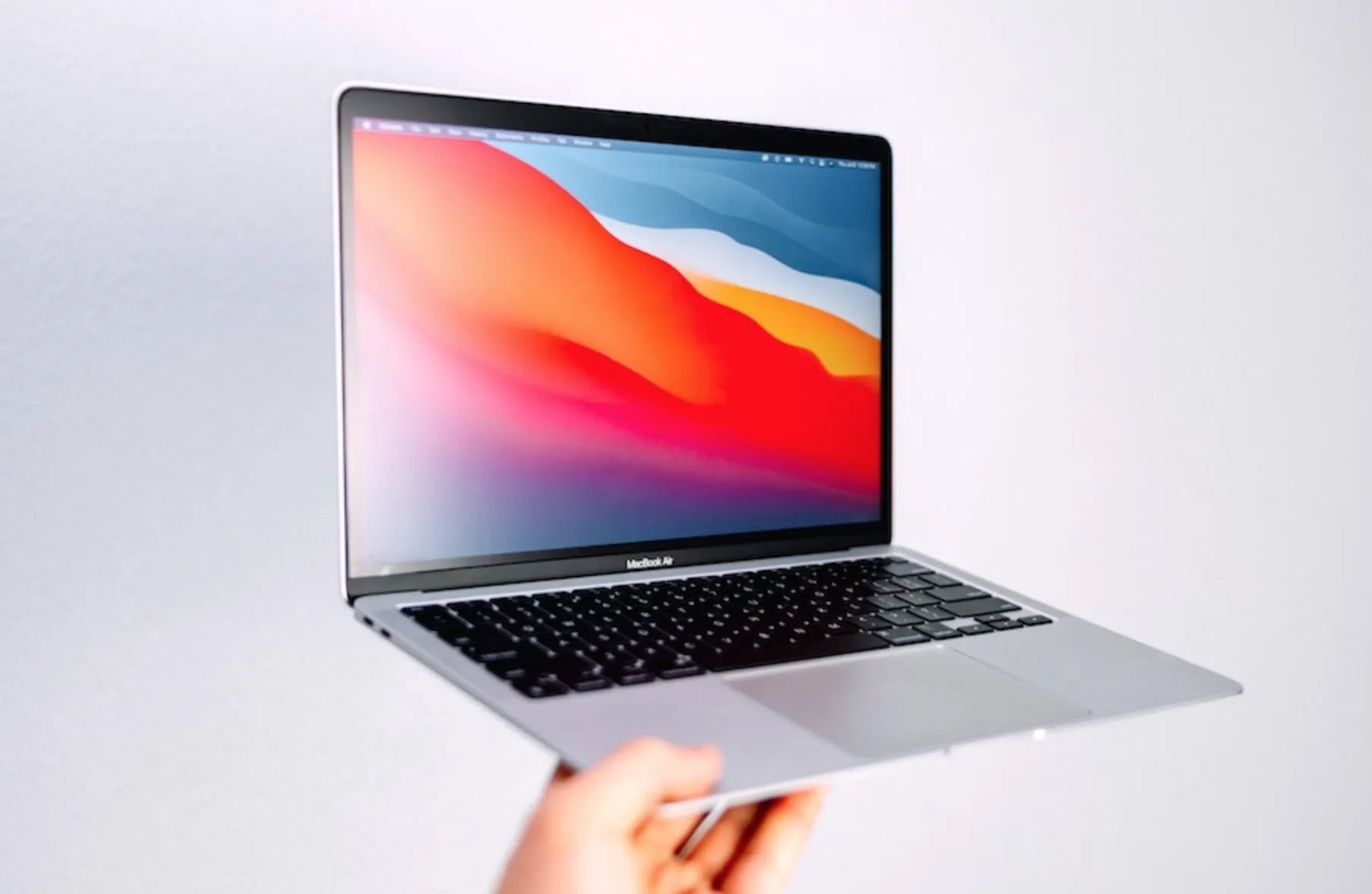 Почему нужно быстро реагировать на скидки. На примере MacBook Air