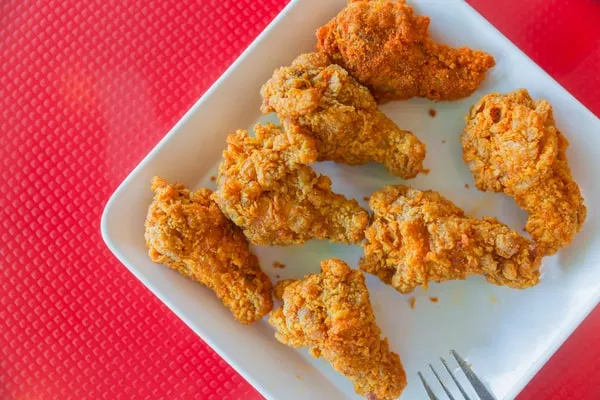 Как быстро очистить курицу от костей? Гениальный лайфхак для фанатов KFC