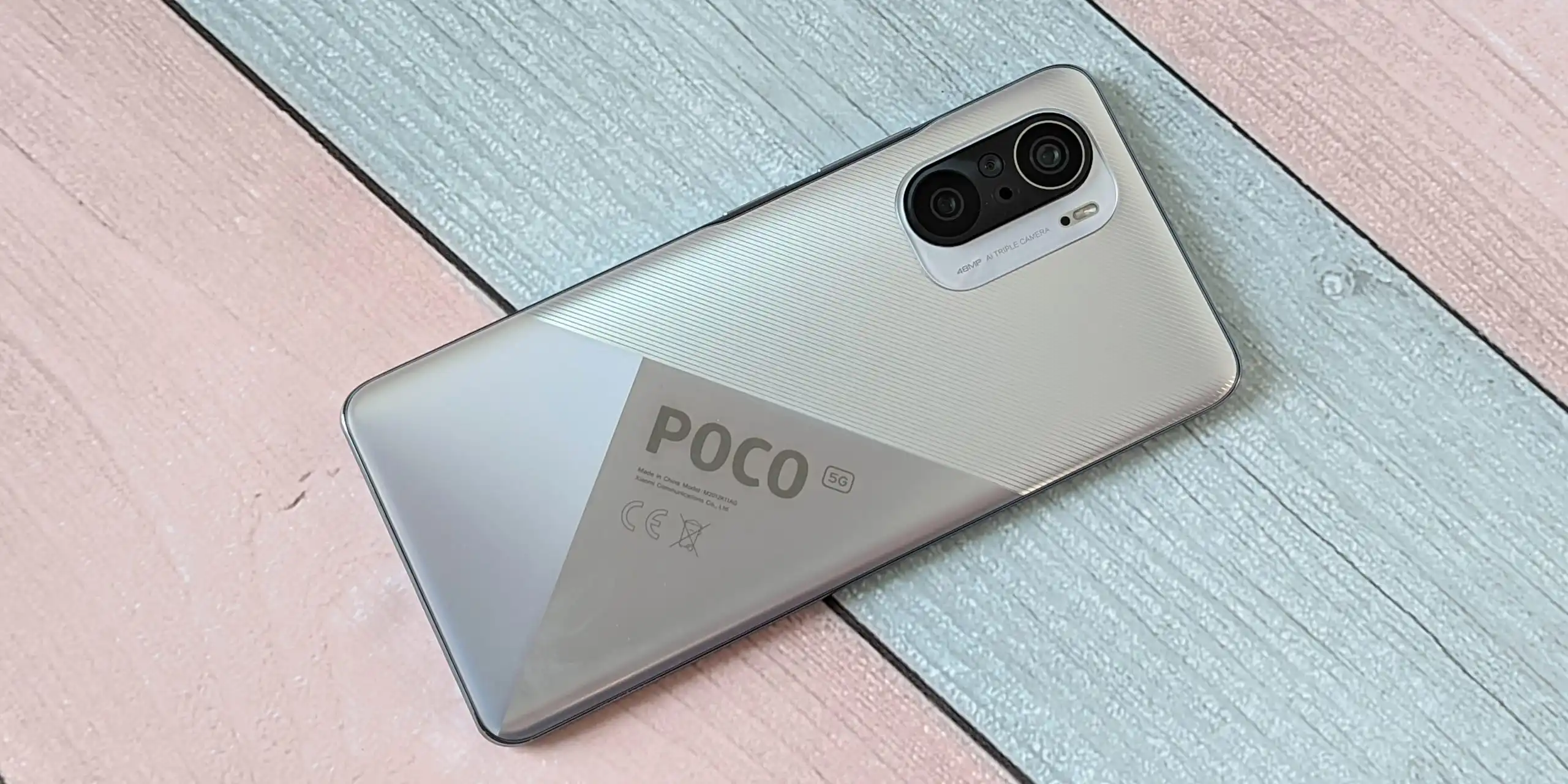 Главный хит Xiaomi Poco вновь рухнул в цене. Последний шанс урвать народный флагман