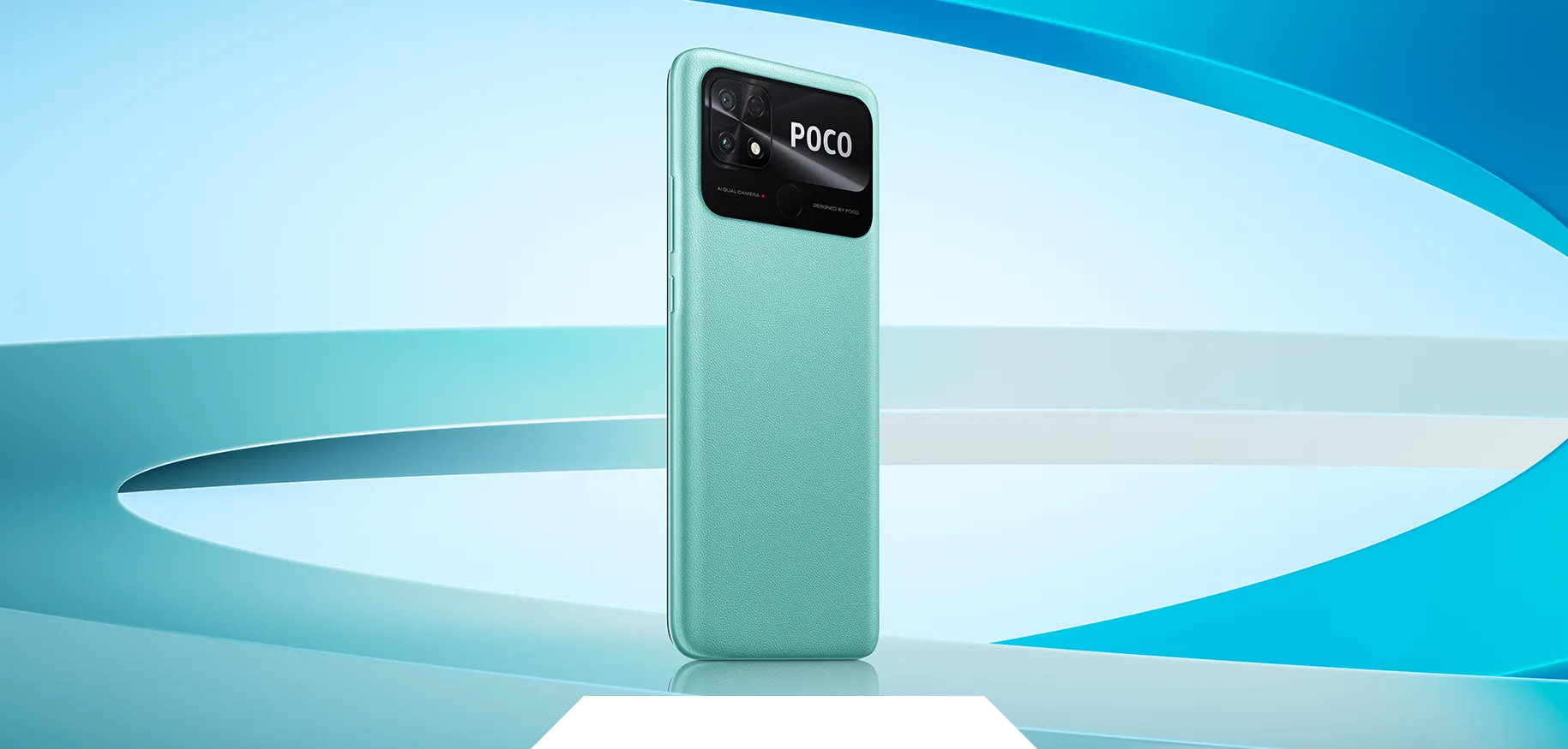 Бабушкофон Xiaomi Poco завезли в Россию. Чем он хорош и стоит ли его брать?