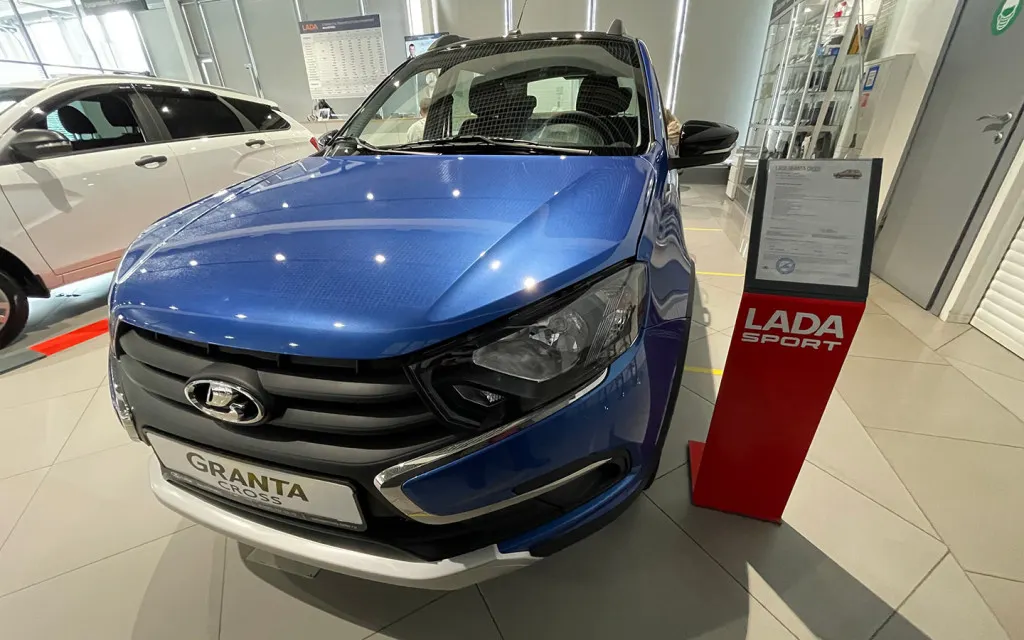 Сколько сейчас стоят автомобили Lada? Актуальные цены на Granta, Vesta, Niva и другие модели
