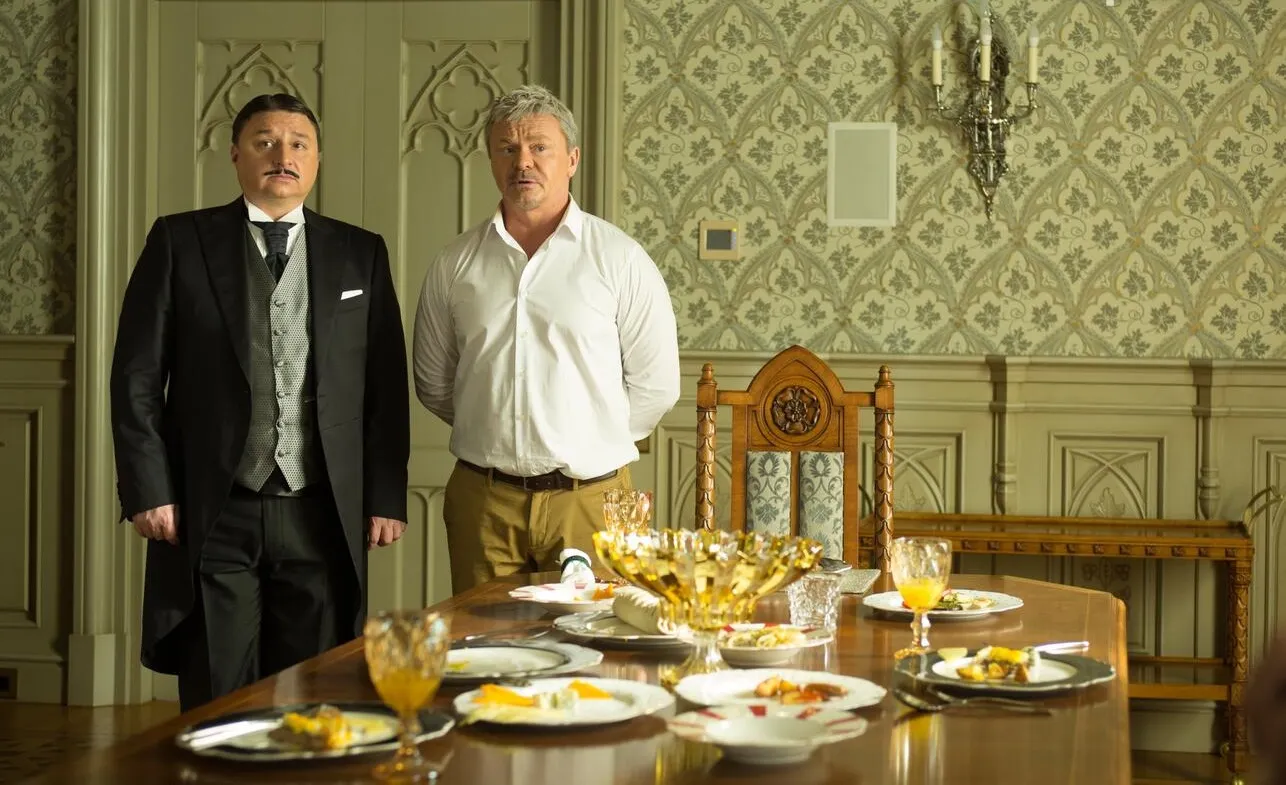 «Настолько плохо в России не снимали давно». Денис Косяков замочил сериал ТНТ «Бедный олигарх»