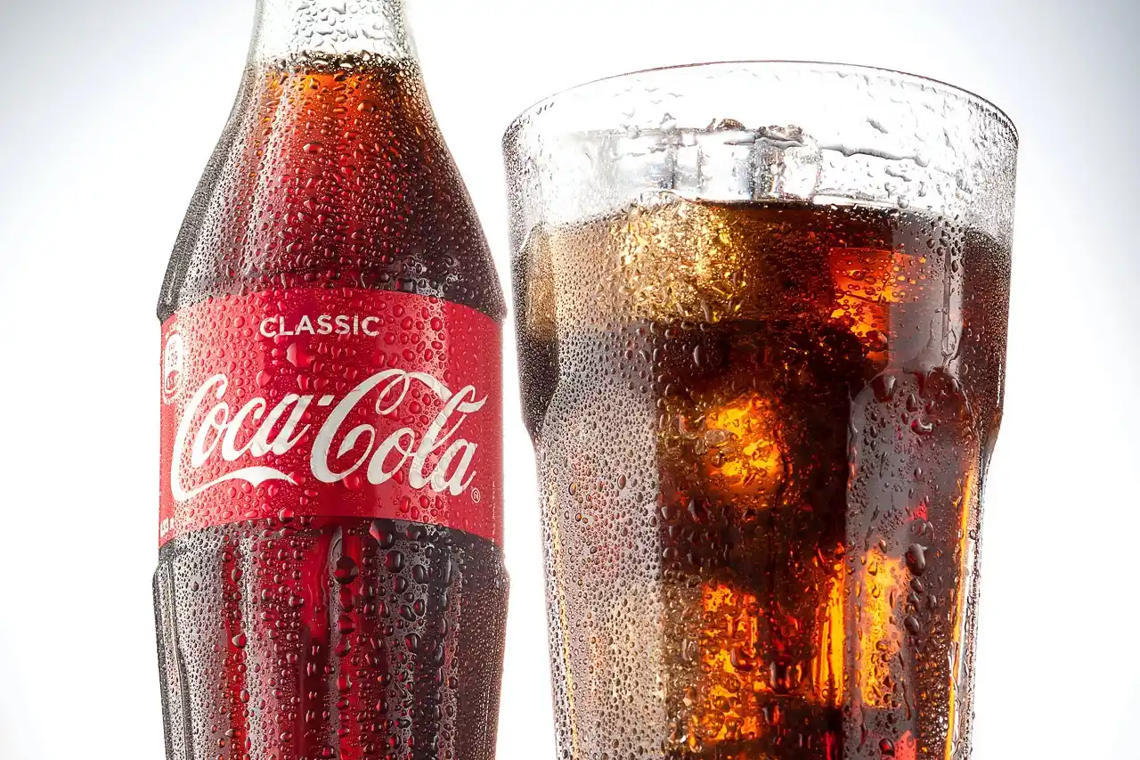 Coca-Cola может совсем исчезнуть из России. Газировка борется с «Фантолой» и параллельным импортом