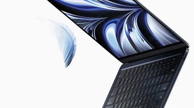 Новые MacBook Air и Pro на M2 выходят в России. Где взять их по адекватным ценам?