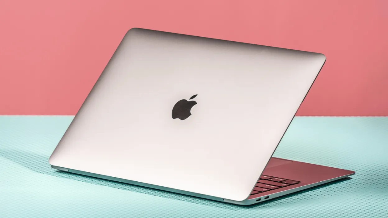 Берем MacBook Air на M1 по минимальной цене. Идеальный вариант для учебы