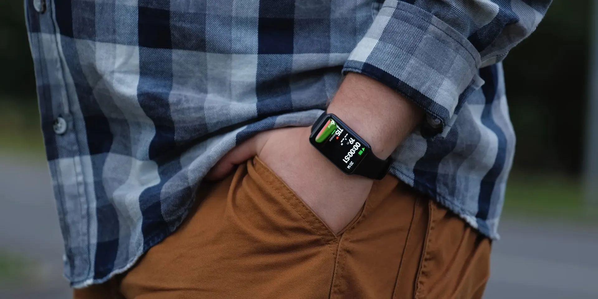 Первые обзоры Xiaomi Mi Band 7 Pro: большой экран, проблемы с GPS и слабая автономность
