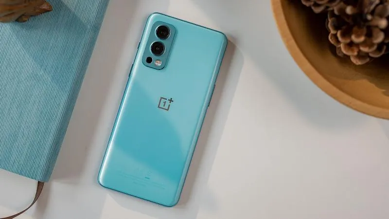 Лучший субфлагман OnePlus распродают со скидкой. У него шикарная камера и топовый чип