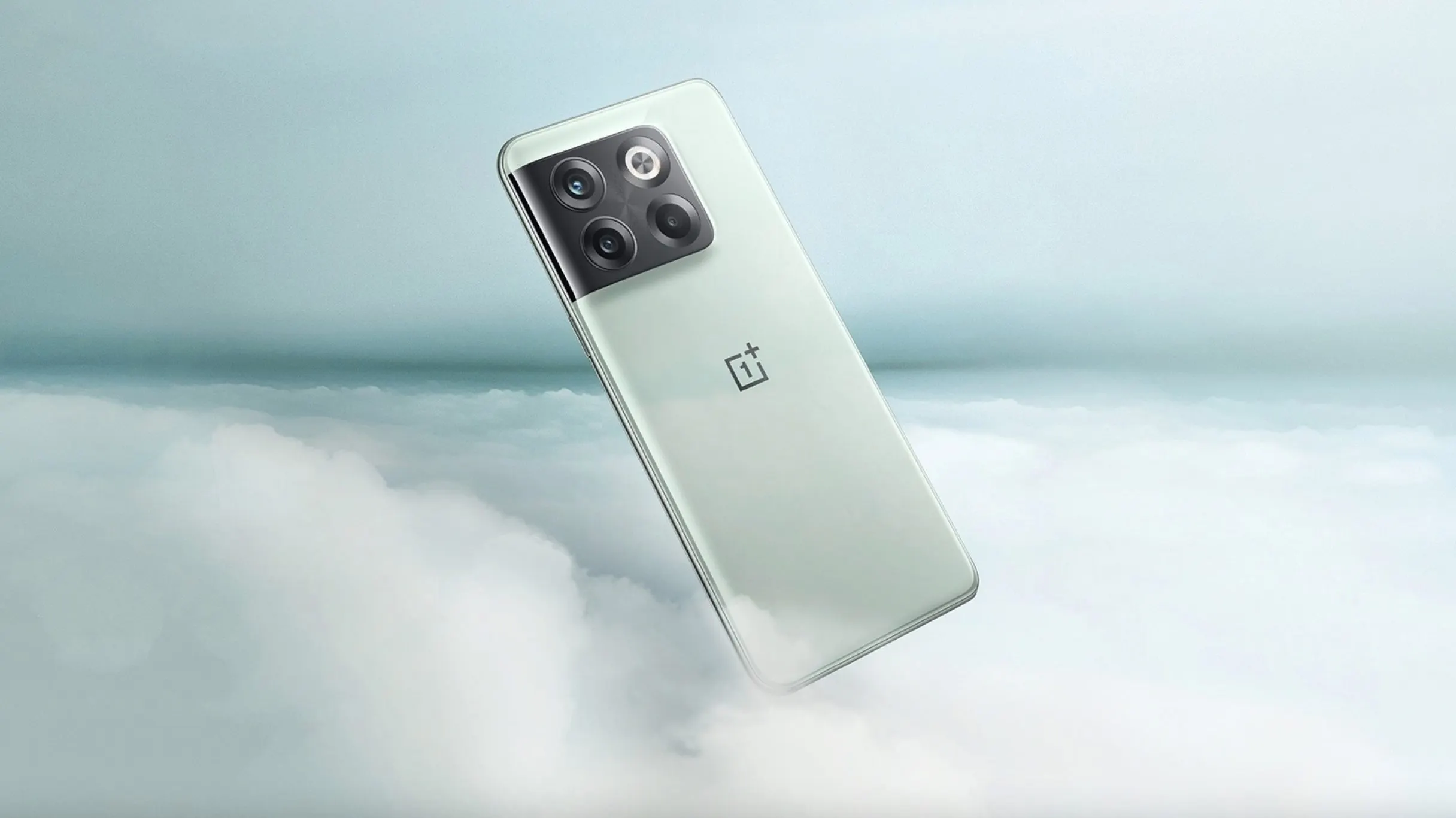 Вышел OnePlus 10T. У флагмана ультрабыстрая зарядка и приятная цена