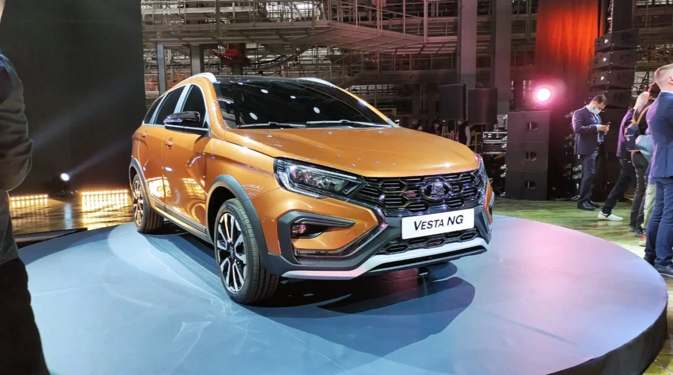 Lada Vesta NG продают по бешеным ценам. Люди в ужасе: за что такие деньги?