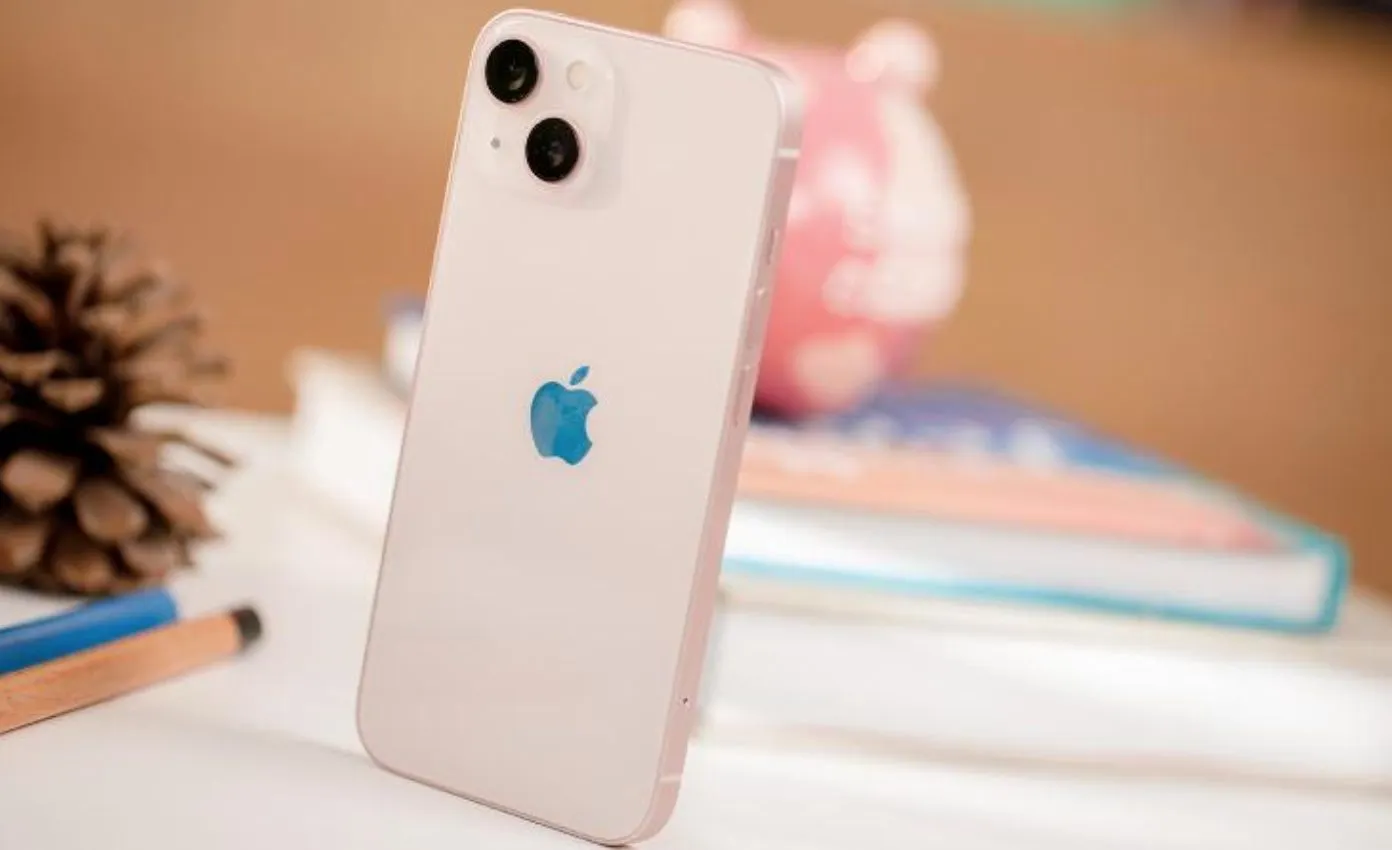 iPhone 13 Pro Max и дешевые модели бренда безумно подешевели в России. Вы в клике от мегаскидки