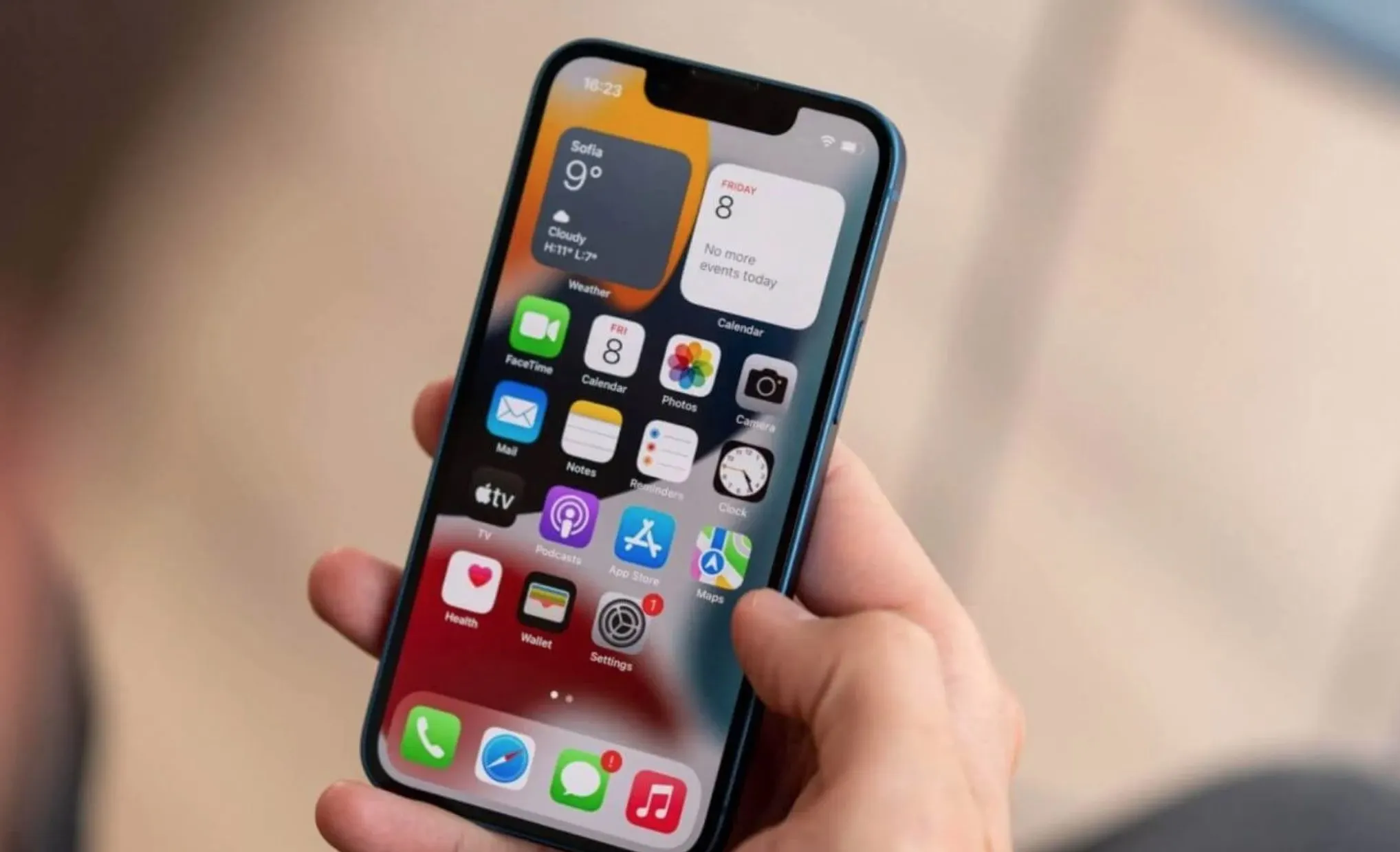 Ловим iPhone 13 mini по топовой цене. Компактный девайс снова подешевел