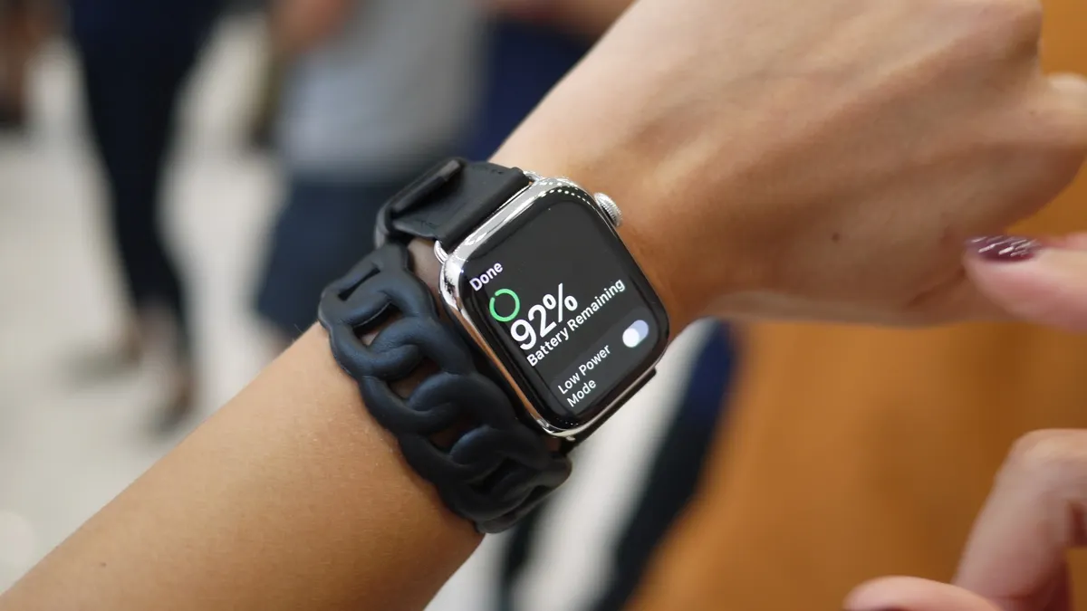 Научил Apple Watch держать заряд гораздо дольше. Как?