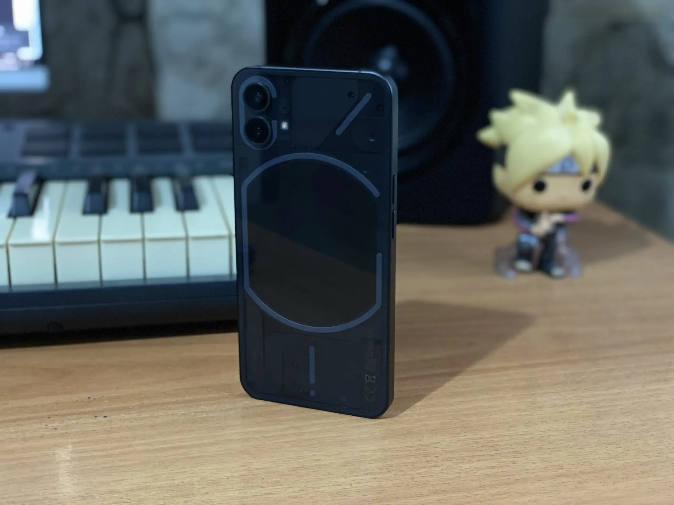 Честный обзор Nothing Phone (1). Самый хайповый Android-смартфон года