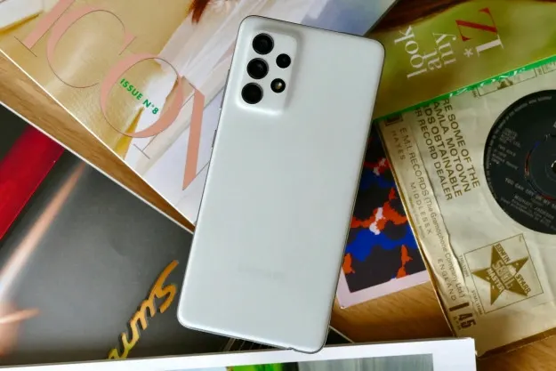 Этот Samsung Galaxy — один из лучших девайсов бренда. Сейчас его можно купить за копейки