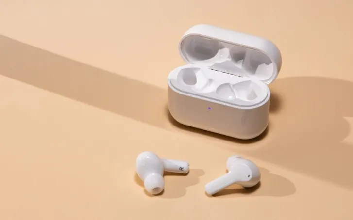 Клон AirPods Pro от Honor раздают за копейки. Неплохой вариант без лишних функций