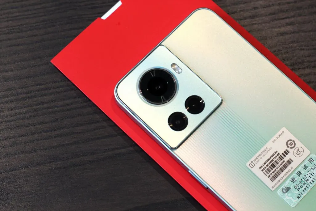 Этот OnePlus — один из лучших суфблагманов на рынке. Он максимально подешевел в России