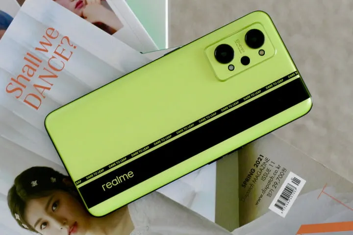 Убийцу флагманов Realme с кучей памяти сливают за бесценок. Самое время хватать этот смарт